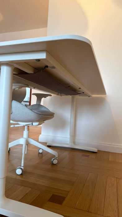 Biurko IKEA BEKANT 160x80 + Fotel HATTEFJÄLL | Saska Kępa