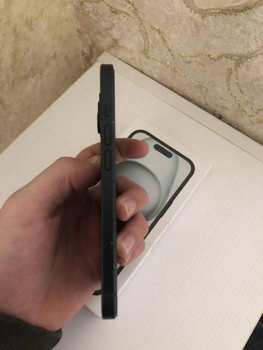 Продам Айфон 15 256гб