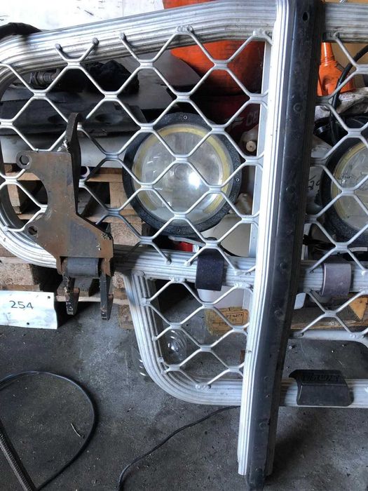 Grelha frontal camião