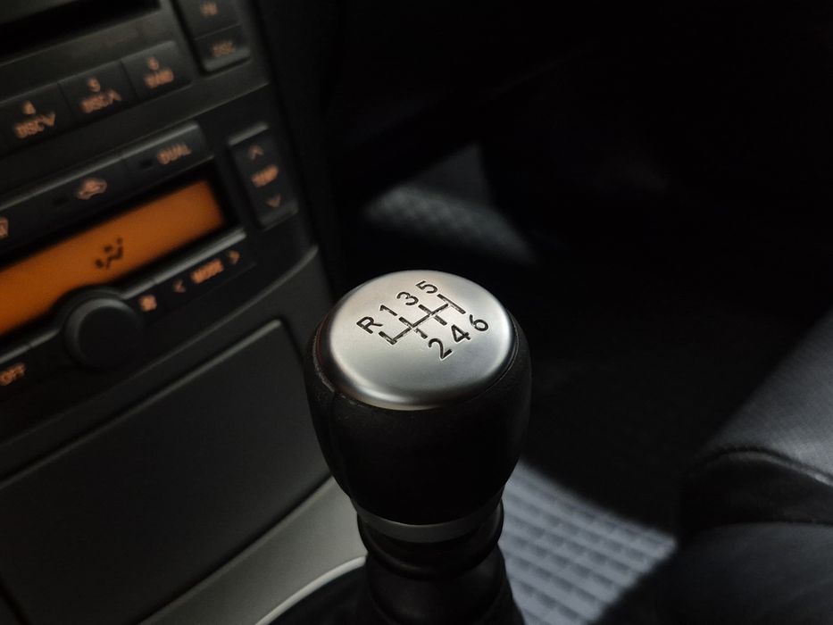 Toyota Avensis SW — fotografia 10