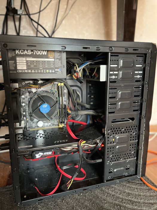 ПК в робочому стані/системний блок