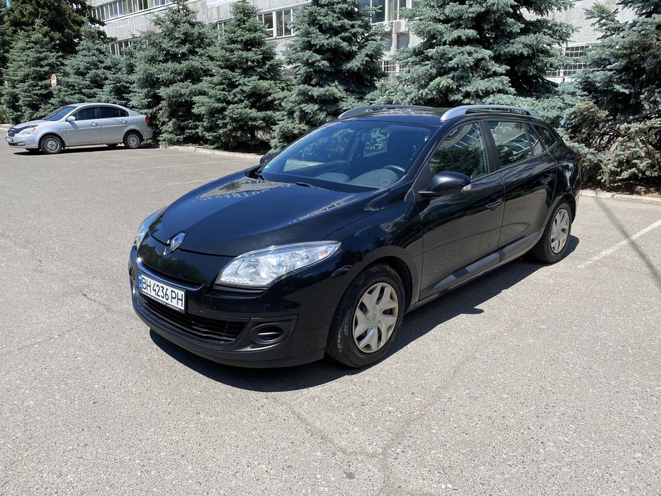 Аренда авто , автомобиля Renault  Mégane 2014 дизель 6л расход