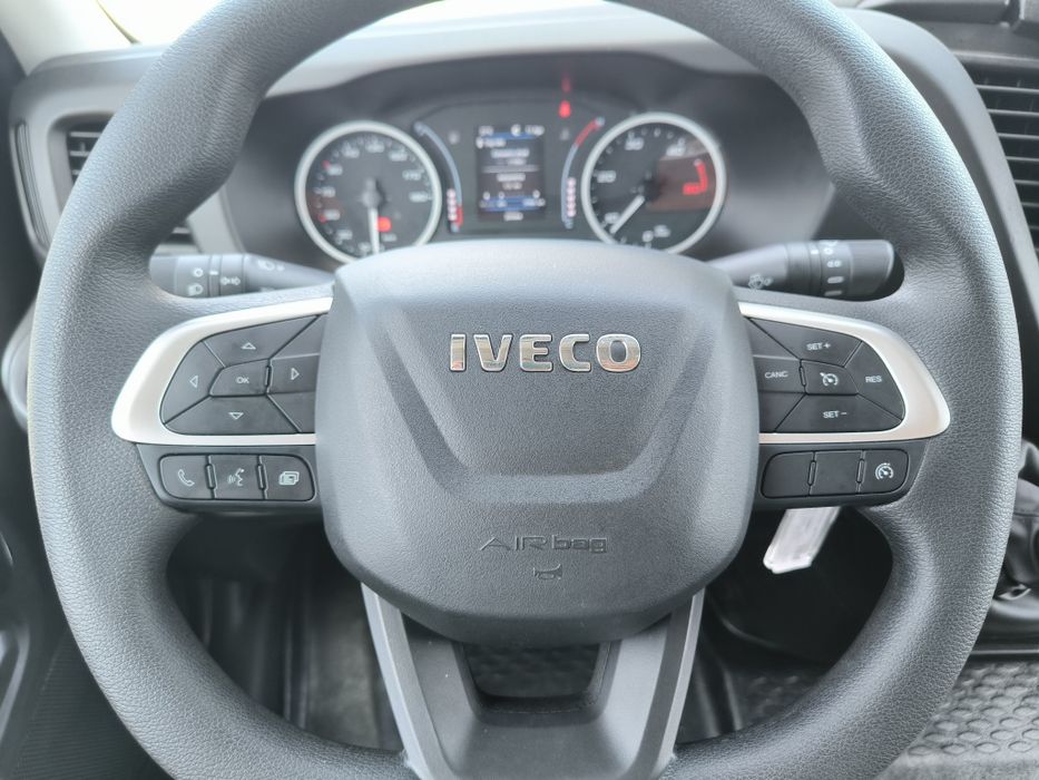 Iveco Daily 35s18 furgão motor 3.000 180cv
