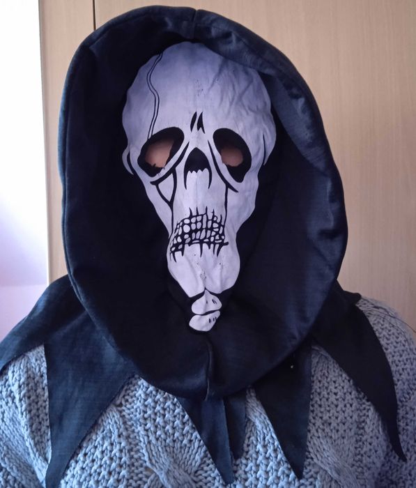 Maska do przebrania  CZASZKA  z materiału