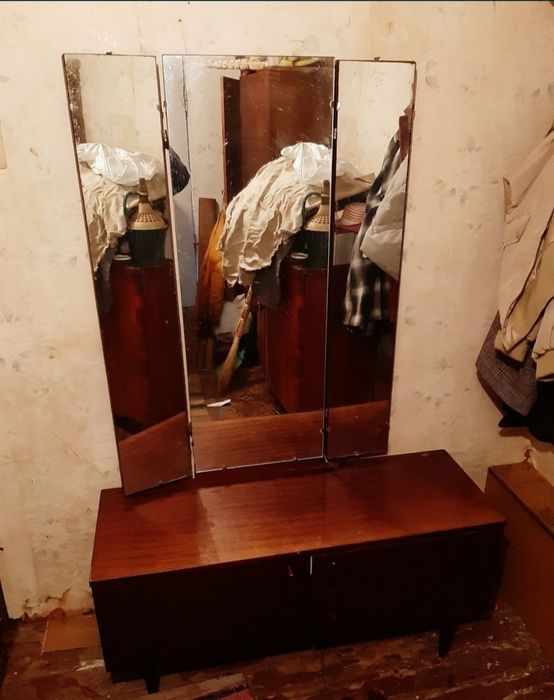 Продам  стенку совецкую и прихожую