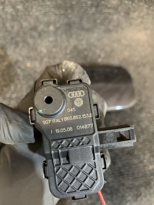 Tampao combustivel audi A4 B8