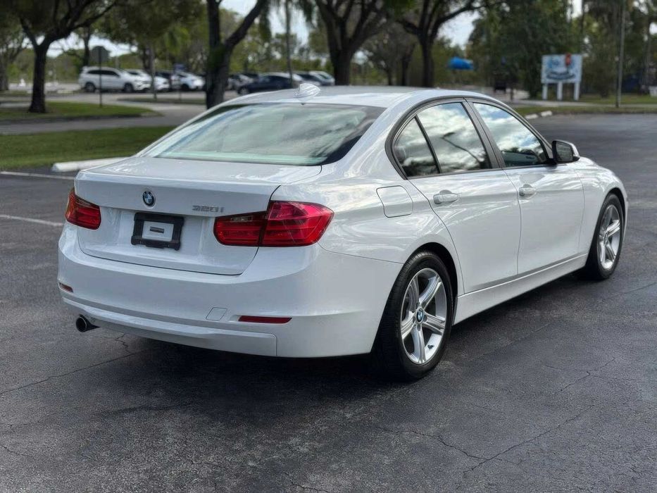 BMW 320I      2015