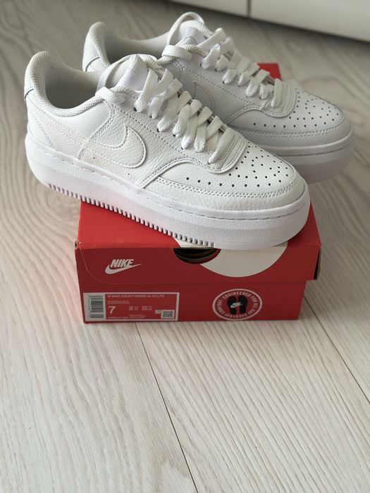 Кросівки Nike Court Vision Alta