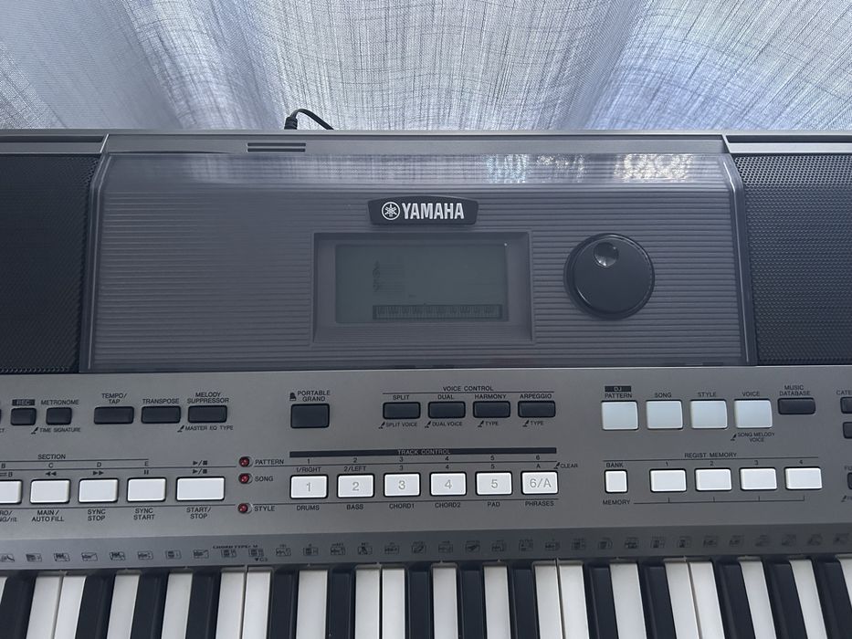 Yamaha PSR-E443 + Statyw