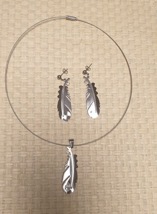 Komplet naszyjnik i kolczyki- pióra, Komplet na prezent.