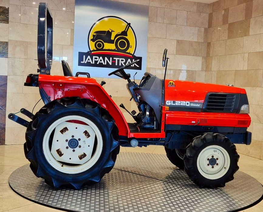 KUBOTA GL-220.  Wspomaganie, 4x4. Pisemna gwarancja 12 miesięcy. Traktorek Japoński