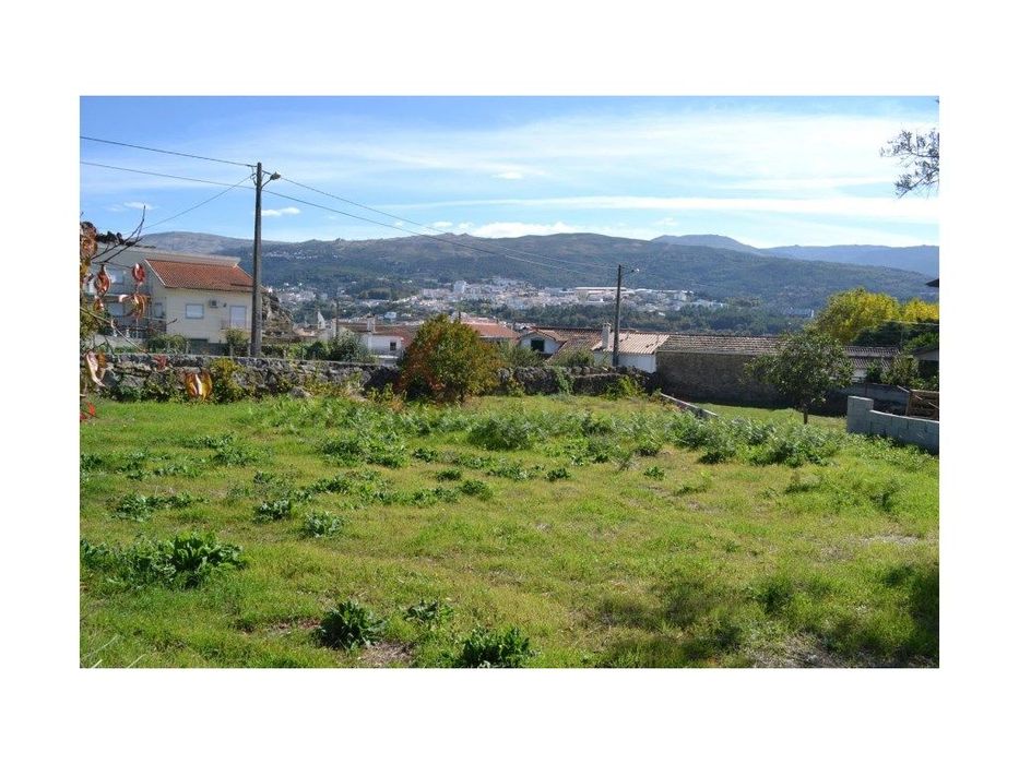 Moradia Em Pedra Com Vistas Para A Serra Da Estrela Santiago Seia