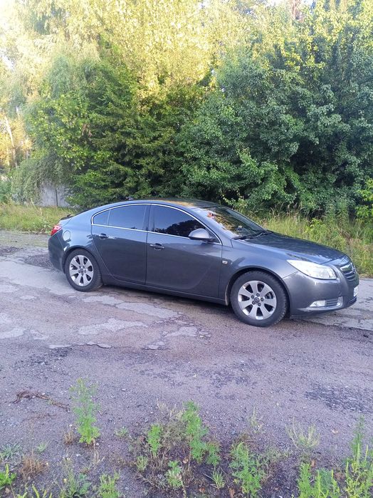 Продати автомобіль Опель Інсігнія