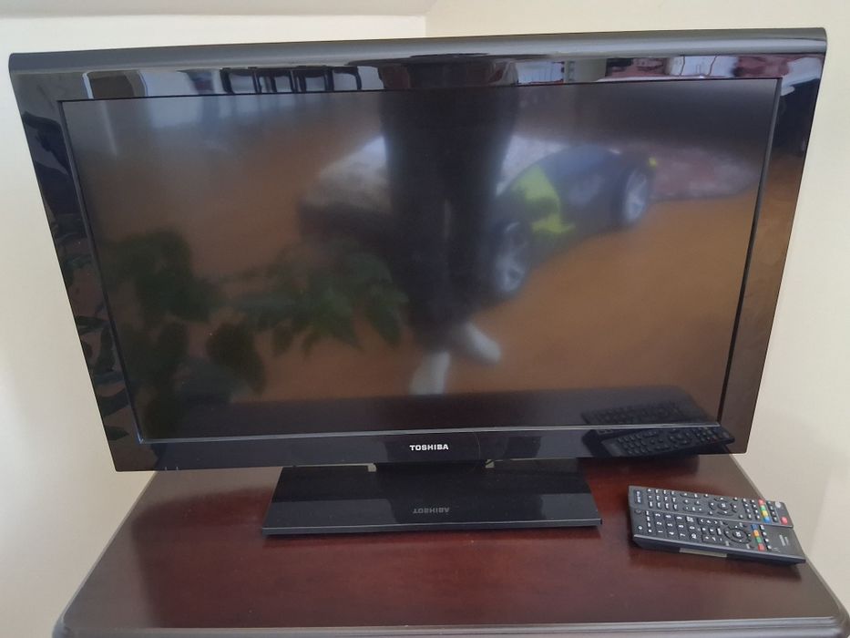 Telewizor TOSHIBA 32 cale +odbiornik do tv naziemnej