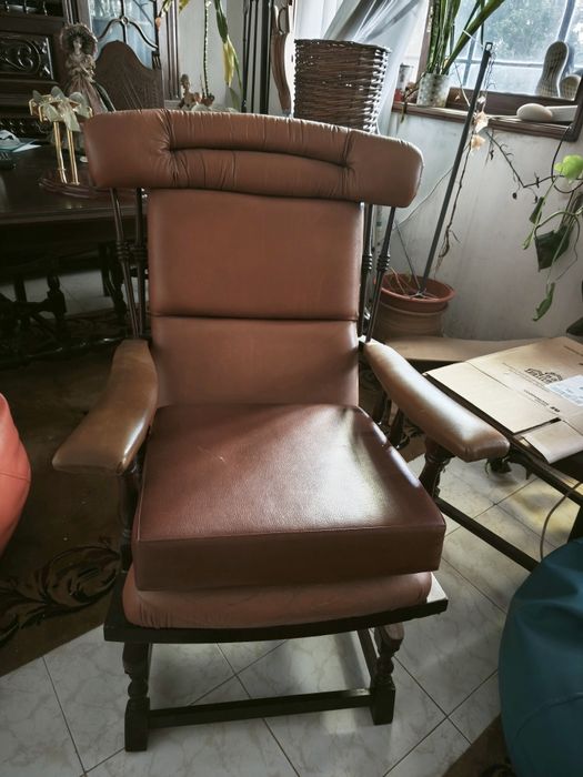 Cadeirão em pele