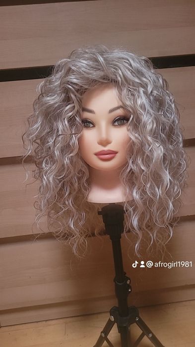 Peruka afroloki ręcznie tkana na indywidualne zamówienie