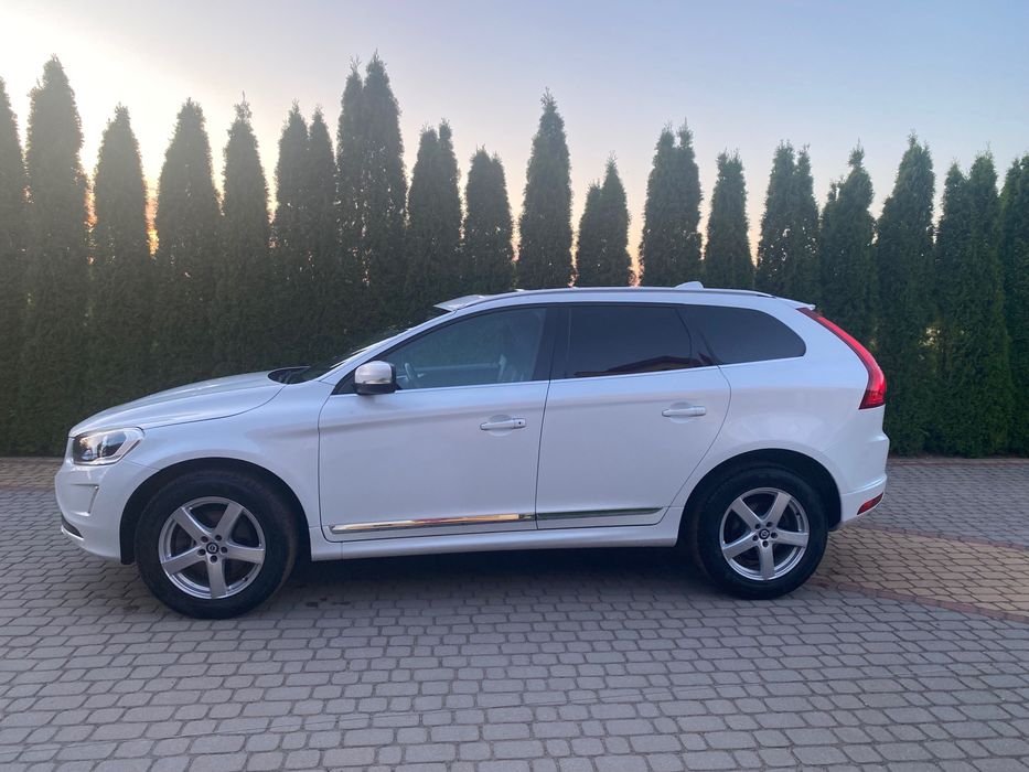 Volvo xc 60 2,5 LPG  , zdalne odpalanie , hak , automat