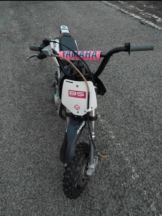 YCF 88 Start com caixa de velocidades avariada