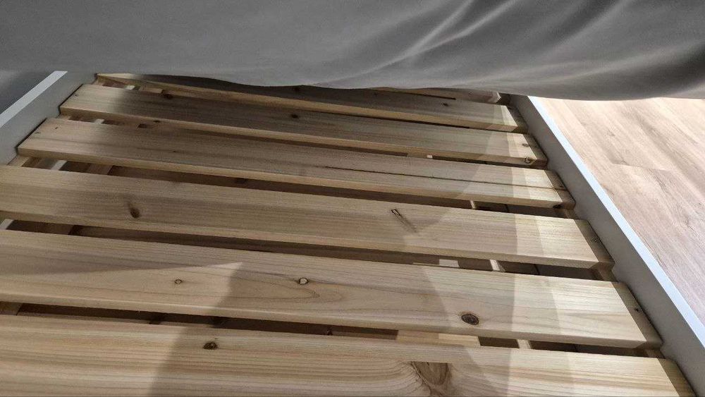 Cama individual IKEA com 2 colchões