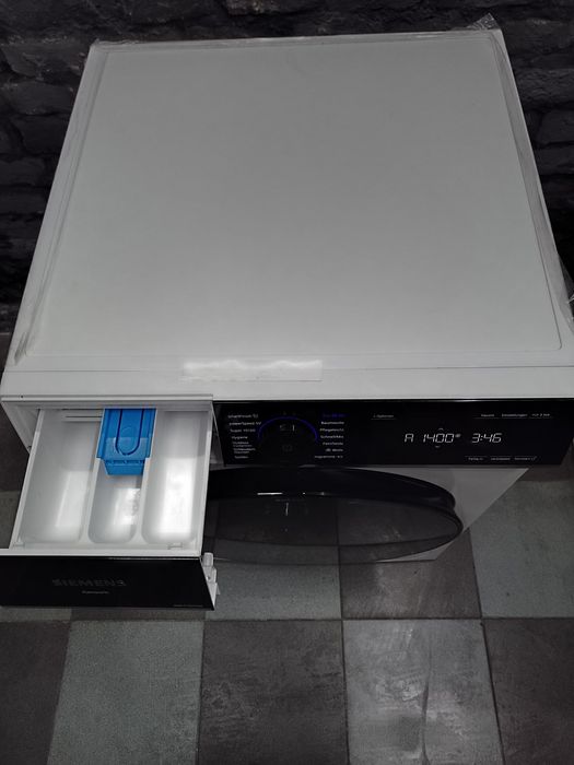 Пральна машина  сток Siemens WG44B2FCB.