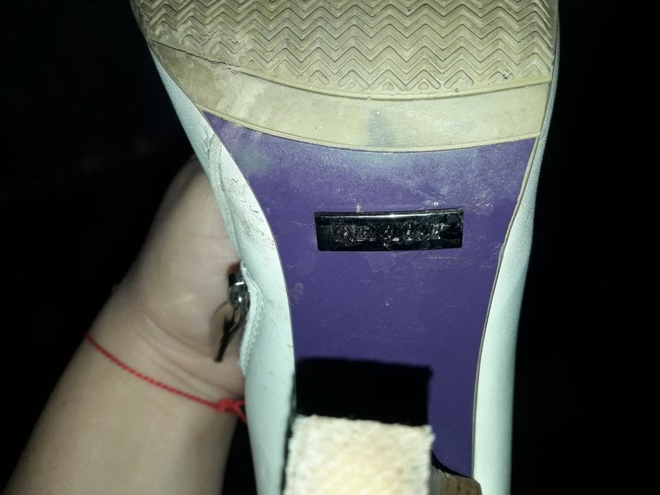 Сапоги белые,кожаные