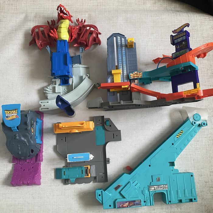 Giga zestaw hot wheels tory