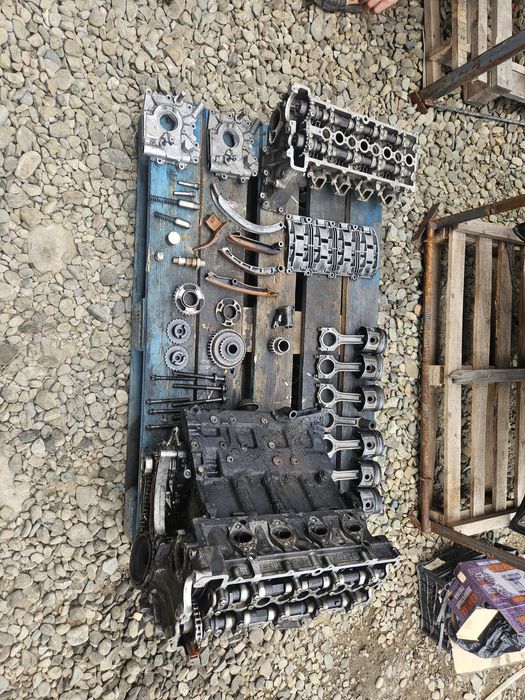Розбирається Мотор БМВ Е39 Е46 М47 дорестайл 2.0 Дизель BMW E39 E46