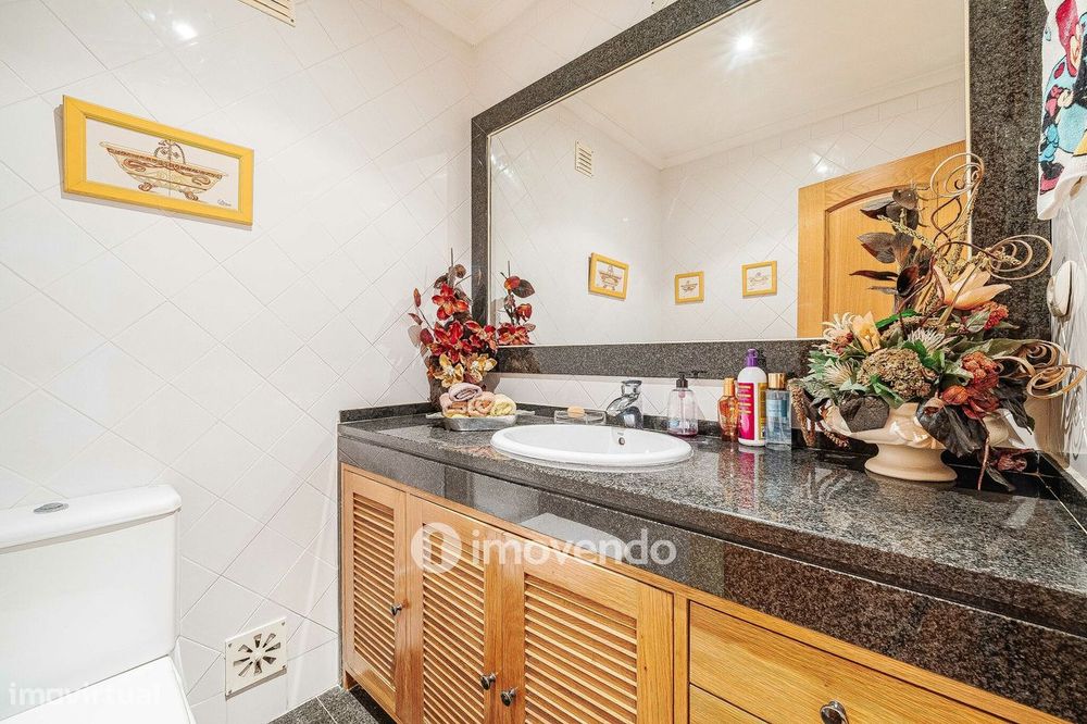 Apartamento T4 exclusivo, com estacionamento e terraço, em Belém