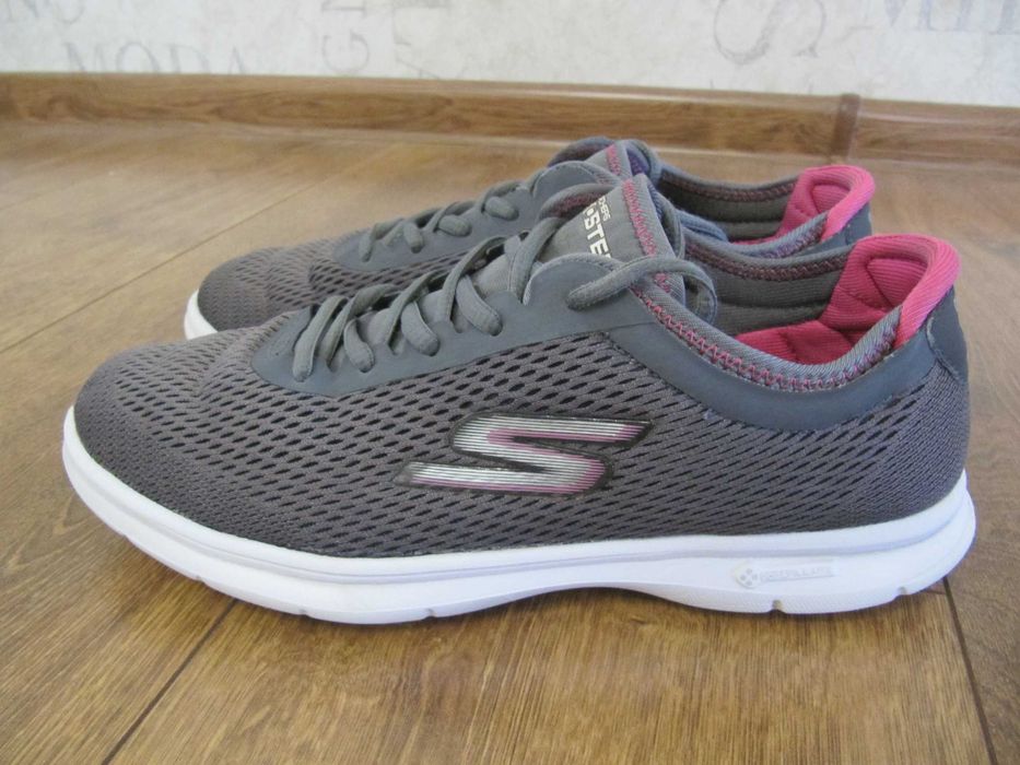 Кросівки жіночі Skechers 39р 25,5см