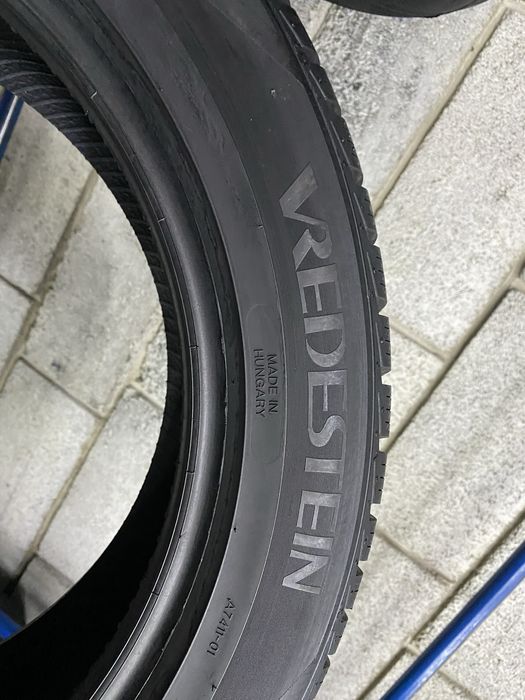 Зимові шини 205/55 R17 (95V) VREDESTEIN