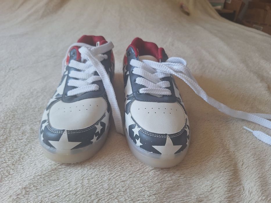 Buty świecące LED z flagą USA