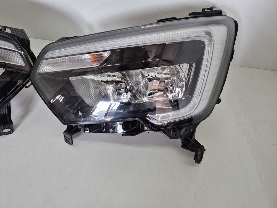 Renault Master IV 2019+ Lampa reflektor przedni lewa prawa