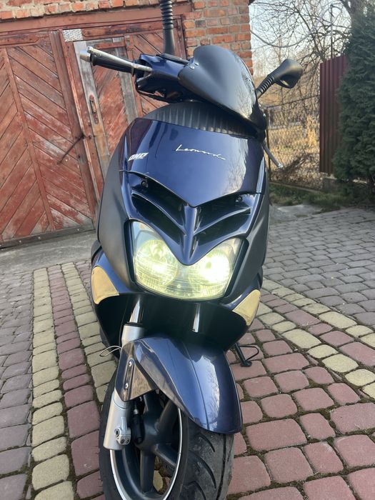 Aprilia leonardo 250(yamaha majesty 250) торг