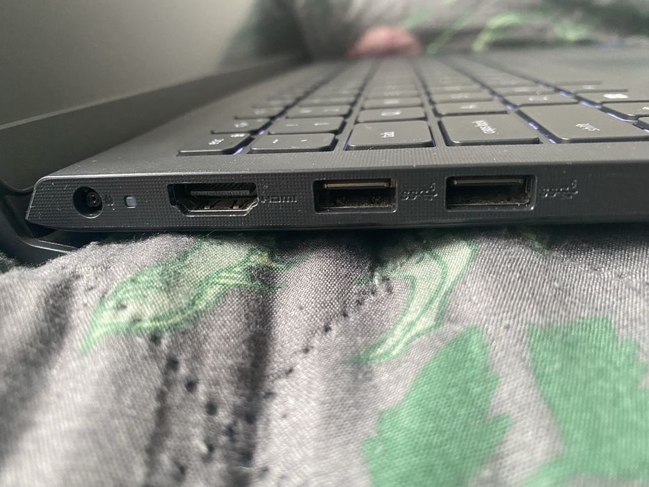 Laptop DELL Vostro 15 3510 super stan