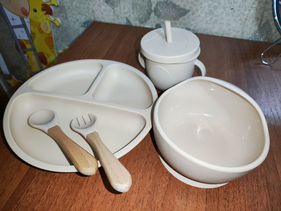 Дитячий силіконовий посуд