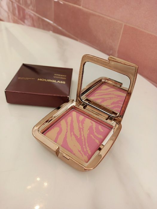 OPИГІHAЛ!! Рум'яна Hourglass  Luminous Flush