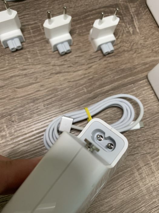 Apple USB-C 140w Блок живлення для Macbook Pro 16 m2 m3 Max