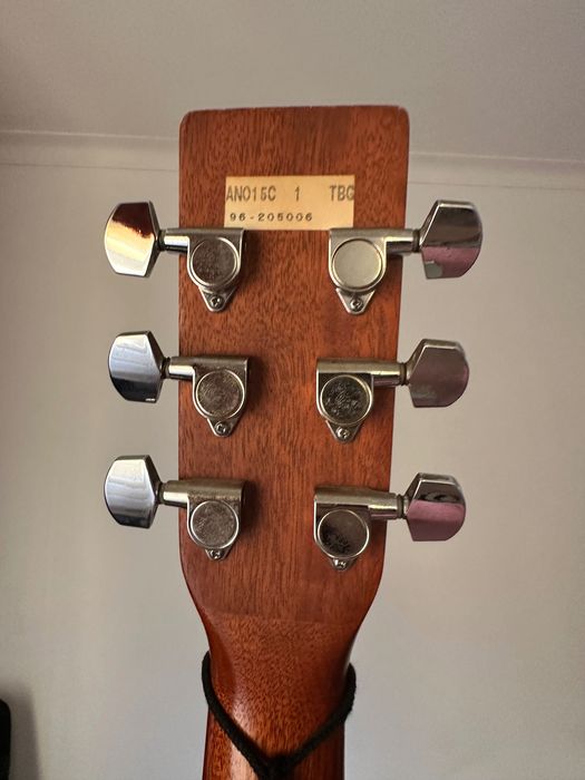 Guitarra acústica ‘Norman B15 Burgundy’ Made in Canada