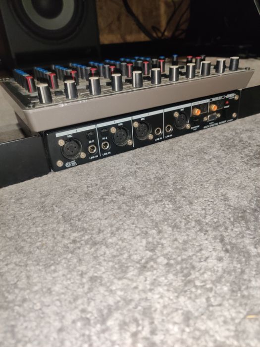 Material de Estúdio ( Tascam, Mackie, Presonus, Roland edirol, Line6 )