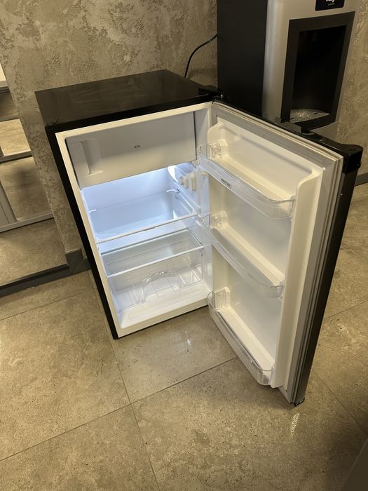 Mała lodówka MPM czarna Super stan!