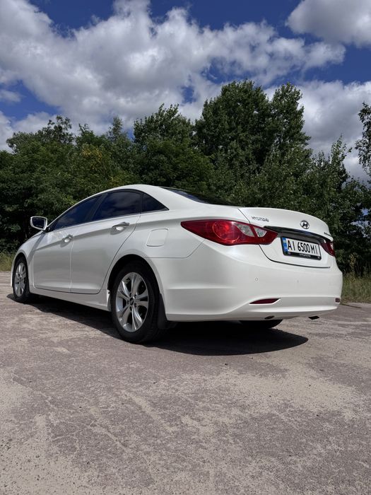 Hyundai Sonata YF