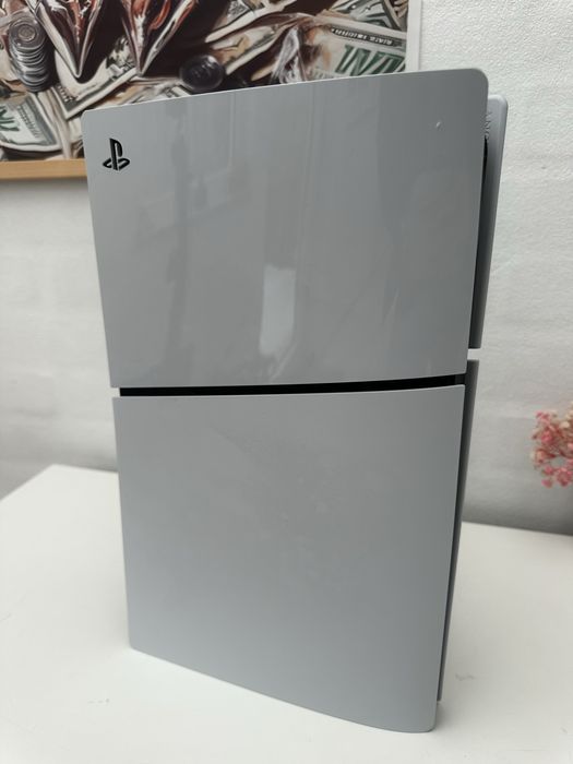 Playstation 5 Digital 1TB(Jak nowa, 2 kontrolery)
