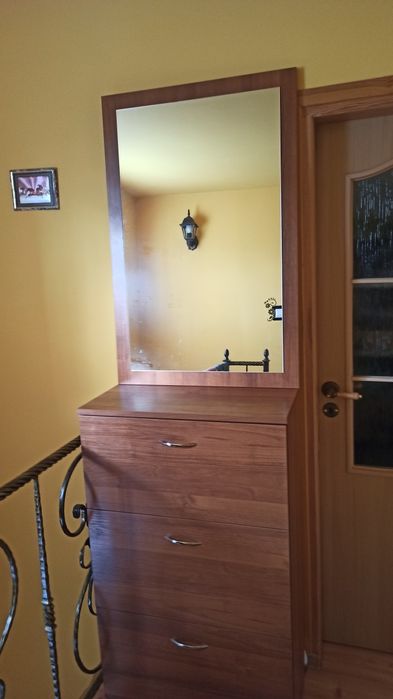 Szafka na buty   z lustrm