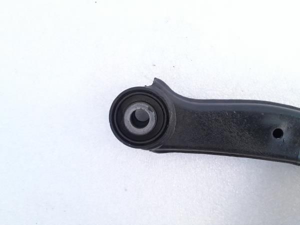 Braço de suspensão trás esquerdo KIA Ceed (ED)