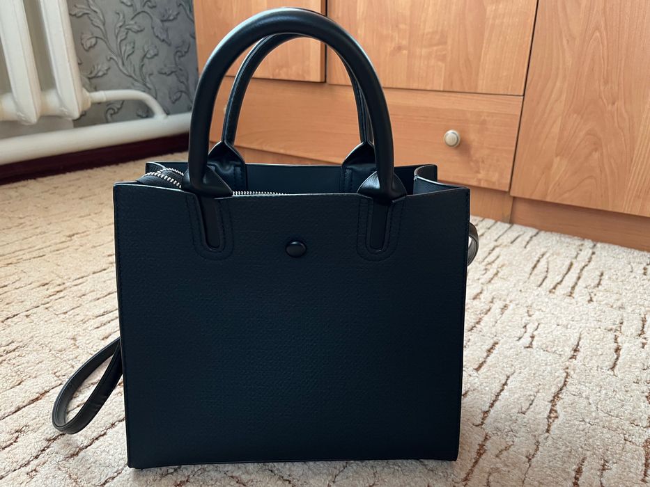 Жіноча чорна сумка