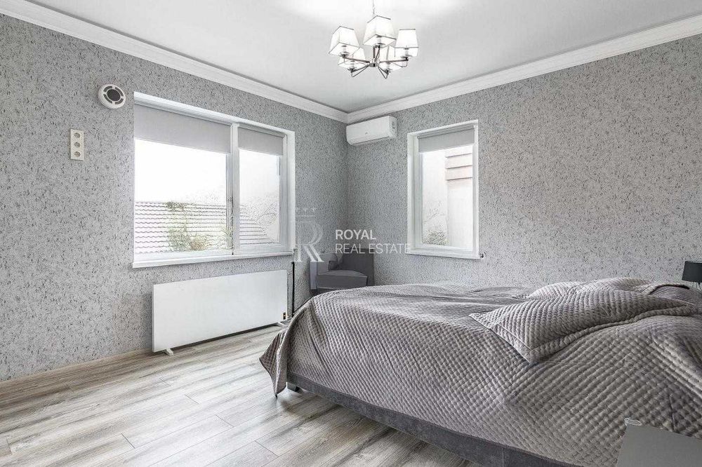 Продаж Будинок Гатне вул. Янчука 144 м² 4 кімнати 3 спальні Тераса Меблі Техніка Готовий до проживання Метро Теремки