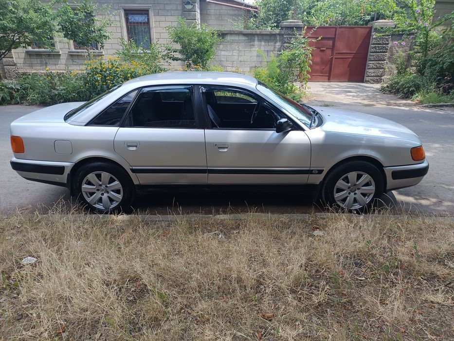 Продам Ауди 100 с4