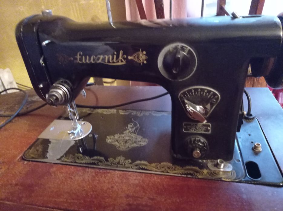 Maszyna do szycia Łucznik Radom zabytek antyk KL. 86 Waltera