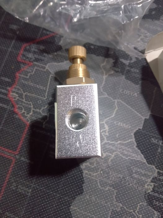 Пневмодроссели.Регуляторы расхода.