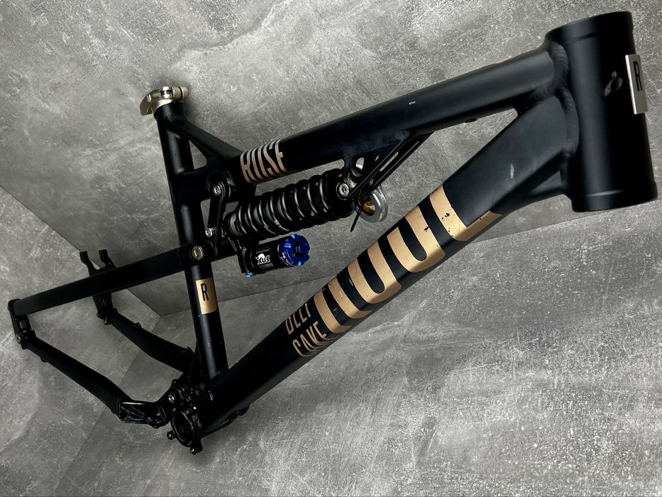 Топова рама Rose Beef Cake DH8 для fr rock shox fox